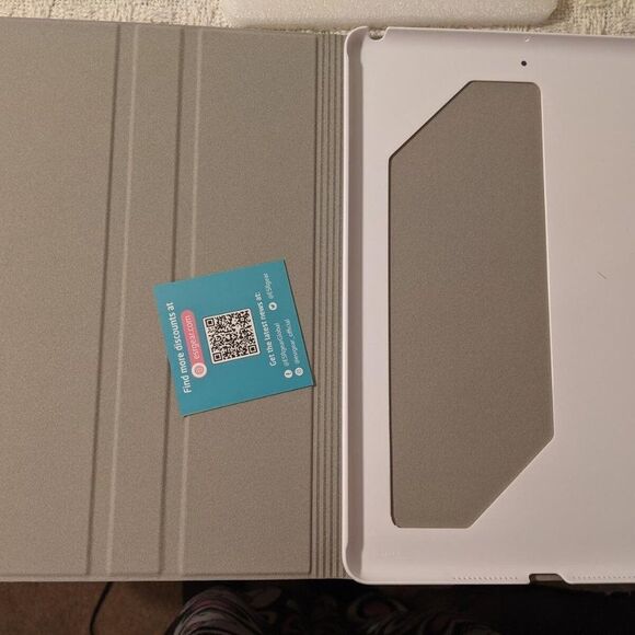 ESR 10X7 "Happy Every Moment" Tablet Case - Picture 3 of 4